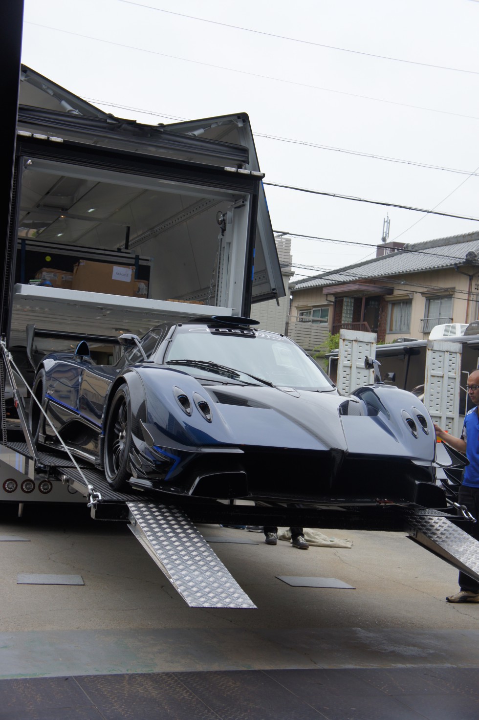 ワールドオールスター、ビンゴスポーツ名古屋ショールームに集結